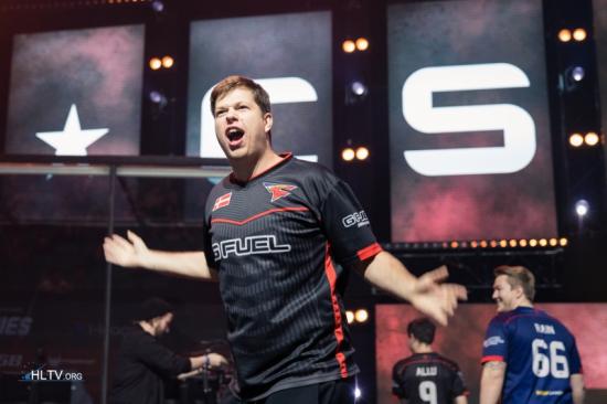 前LPL职业选手Flawless近日更新了自己的ins动态： 最近体检，诊断出了甲状腺癌，需要进行入院治疗